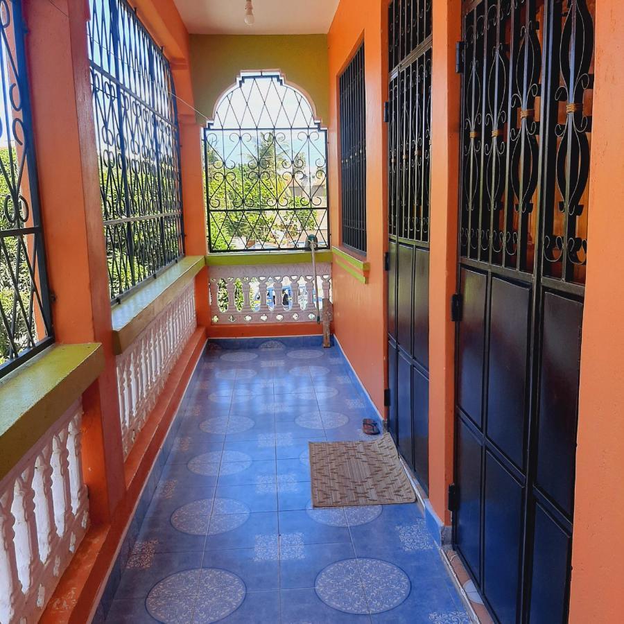 Gloria'S Place Studio Mombasa Luaran gambar